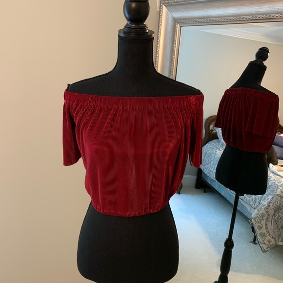 Beautiful ruby red midriff top - Picture 1 of 3